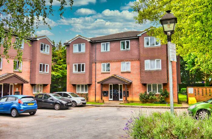 Studio To Rent In Lynwood Road, Redhill, RH1