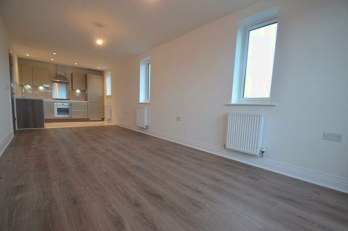 2 Bedroom Apartment To Rent In Metro House, Pinner Road, Northwood, HA6