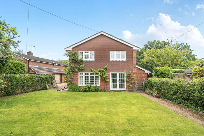 5 Bedroom Detached House For Sale In Meon Valley - Soberton - Approx . Of An Acre, SO32