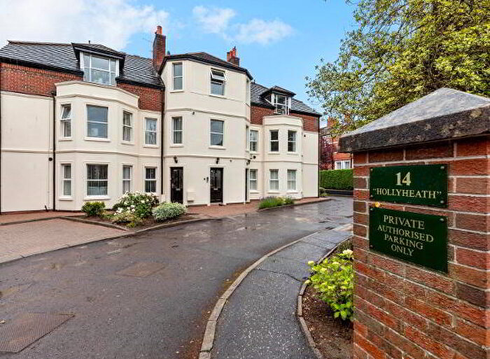 3 Bedroom Apartment / Flats For Sale In Flat Hollyheath, Derryvolgie Avenue, Belfast, BT9