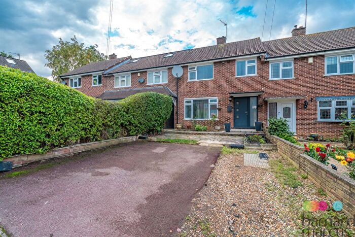 3 Bedroom Terraced House For Sale In Linden Road, London, N11