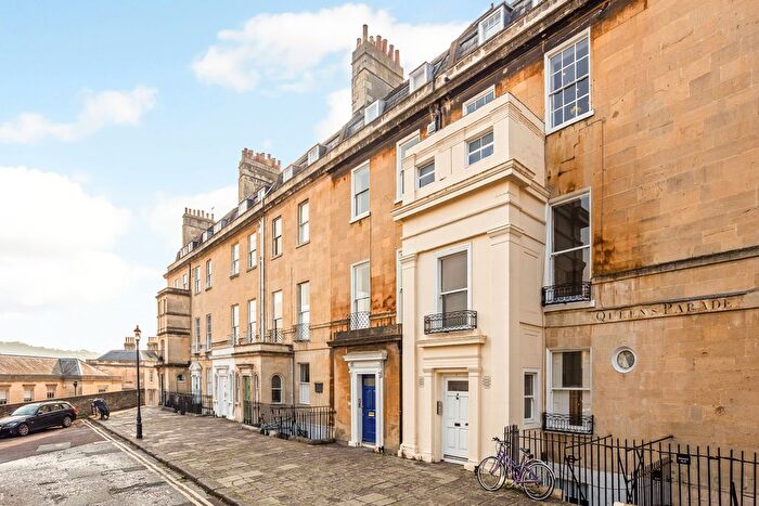 2 Bedroom Flat For Sale In Queens Parade, Bath, BA1