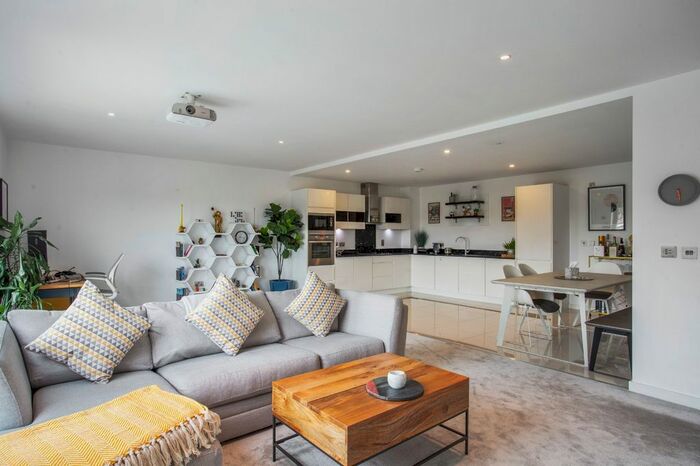 2 Bedroom Flat To Rent In The Residence, Alexandra Terrace, Guildford, Surrey, GU1