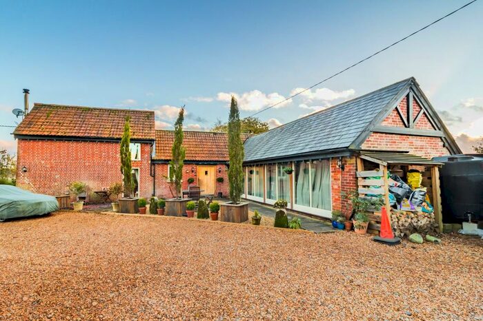 2 Bedroom Barn Conversion For Sale In Hillbury Road, Alderholt, Hampshire, SP6