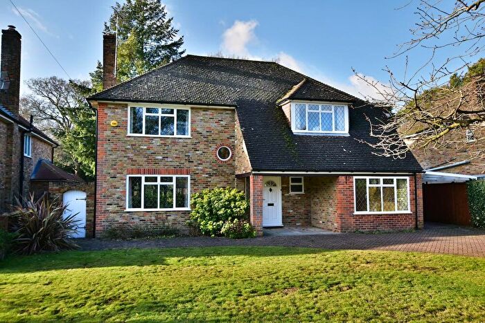 4 Bedroom Detached House To Rent In Green Lane, Farnham Common, Slough, SL2