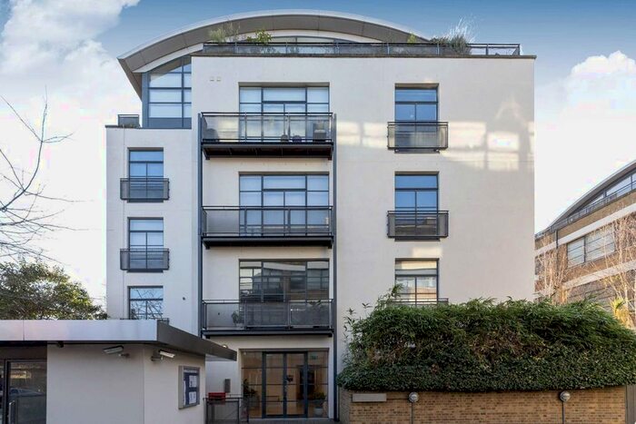 2 Bedroom Flat To Rent In Evershed Walk, London, W4