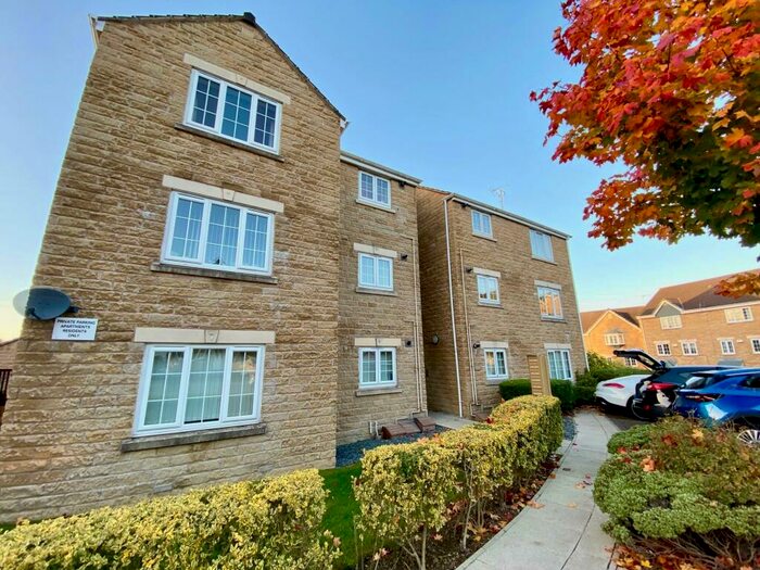 2 Bedroom Apartment To Rent In Wood View, Huddersfield, HD2