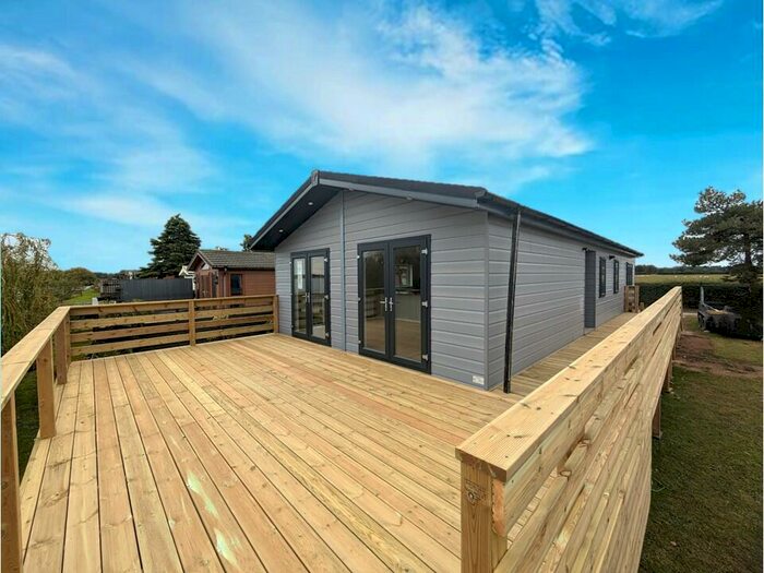 3 Bedroom Park Home For Sale In Thorney Lakes Golf Club, PE6