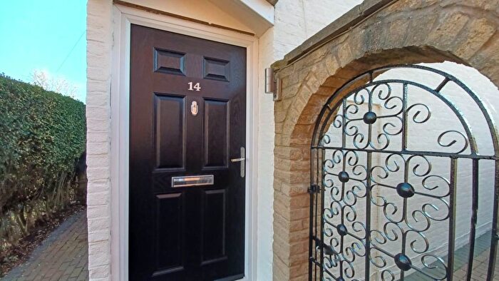 2 Bedroom Semi-Detached House To Rent In Pipewell Road, Carshalton, SM5