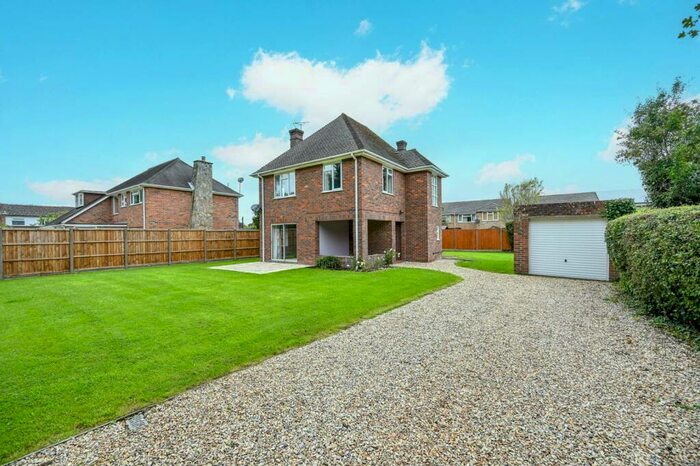 3 Bedroom Detached House To Rent In Pinks Hill, Guildford, , Wood Street Village, Guildford, GU3