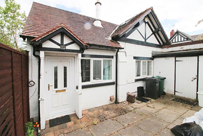 2 Bedroom Property To Rent In Wrexham Road, Pulford, Chester, Clwyd, CH4
