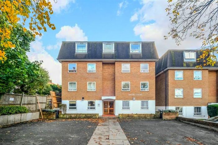 2 Bedroom Flat To Rent In Chinbrook Road, London, SE12