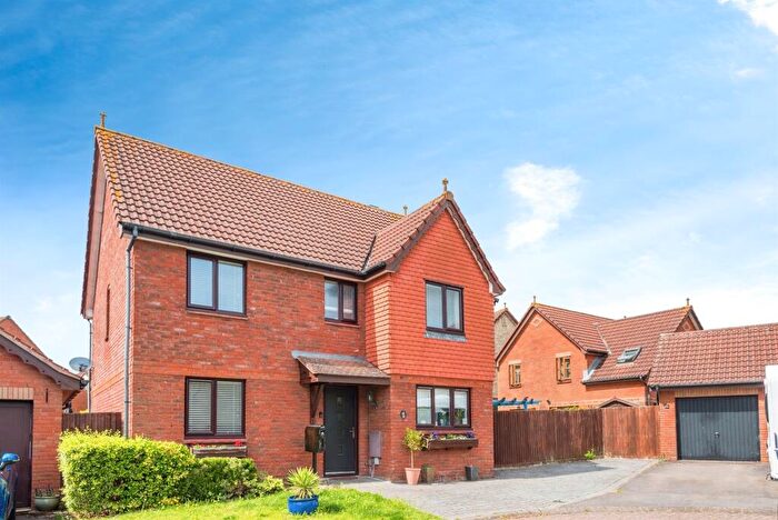 4 Bedroom Detached House For Sale In Standen Way, Swindon, SN25
