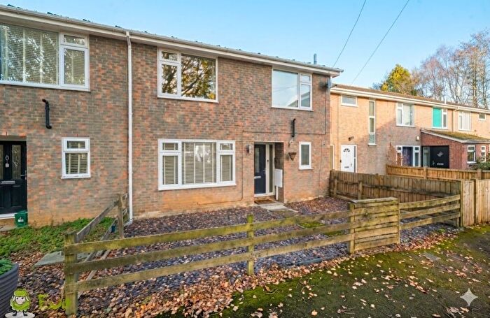 3 Bedroom Terraced House For Sale In Hinton Close, Tadley, Hampshire, RG26