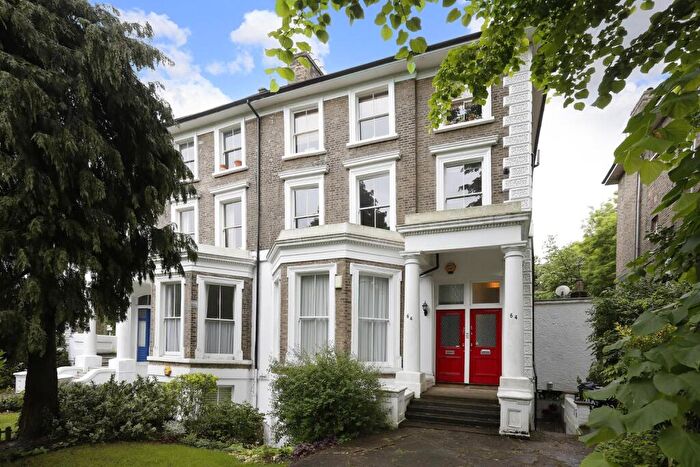 2 Bedroom Apartment For Sale In Thicket Road, Anerley, London, SE20