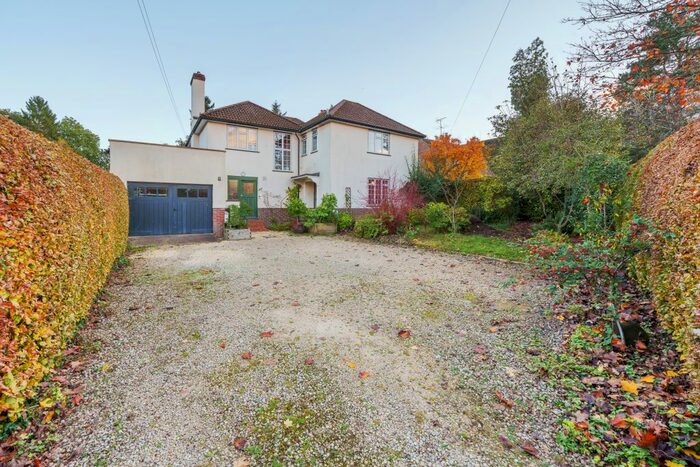 5 Bedroom Detached House For Sale In Hollycombe Close, Liphook, GU30