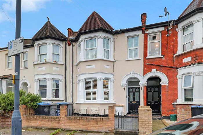2 Bedroom Flat For Sale In Litchfield Gardens, London, NW10