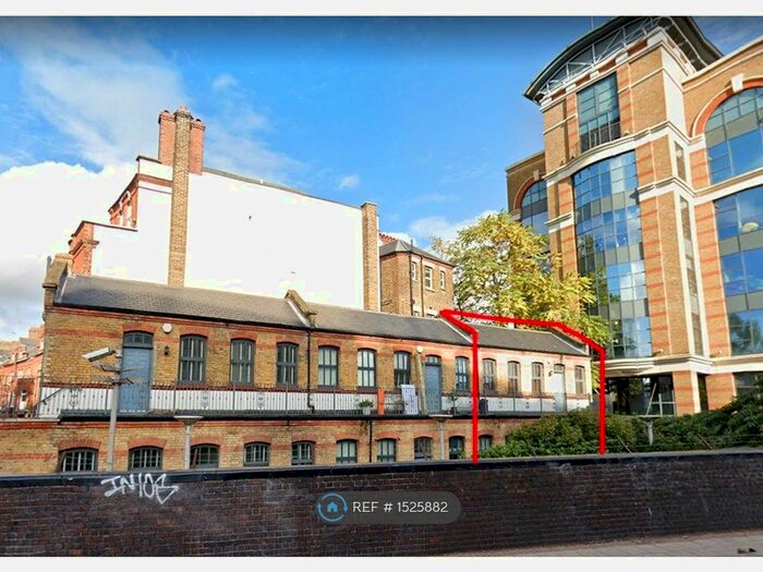 2 Bedroom Flat To Rent In Whiteleys Cottages, London, W14