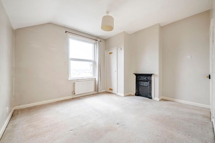 2 Bedroom Semi-Detached House For Sale In St. Peters Street, Tunbridge Wells, TN2 - Photo 10