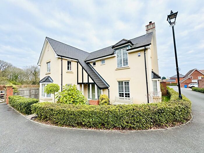 5 Bedroom Detached House For Sale In Chestnut Gardens, Hartley Wintney, RG27