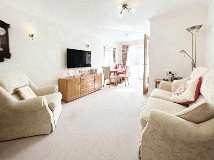 1 Bedroom Flat For Sale In Tuckton Road, Bournemouth, Dorset, BH6