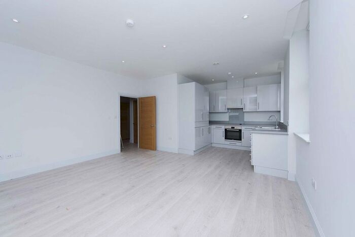 1 Bedroom Flat To Rent In High Road, London, N20