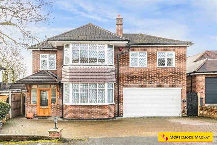 4 Bedroom Detached House For Sale In Old Park Road South, Enfield, EN2