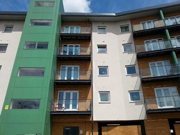 1 Bedroom Apartment To Rent In Parkhouse Court, Hatfield, AL10