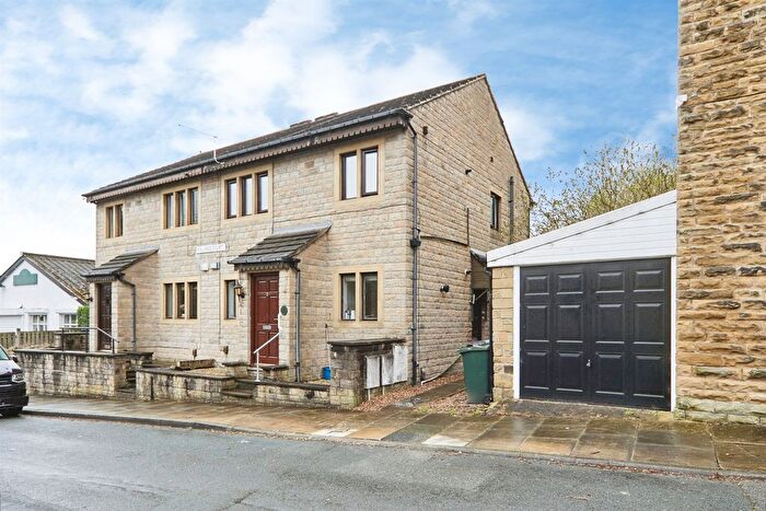 2 Bedroom Terraced House For Sale In Hollings Street, Bingley, BD16