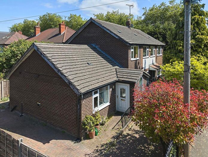 6 Bedroom Detached House For Sale In Gawsworth Avenue, East Didsbury, M20