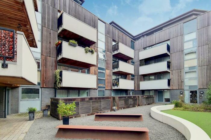 2 Bedroom Flat To Rent In Holloway Road, Highbury, London, N7