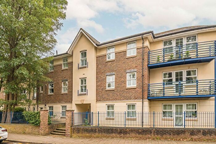 3 Bedroom Flat To Rent In Lower Kings Road, Kingston Upon Thames, KT2