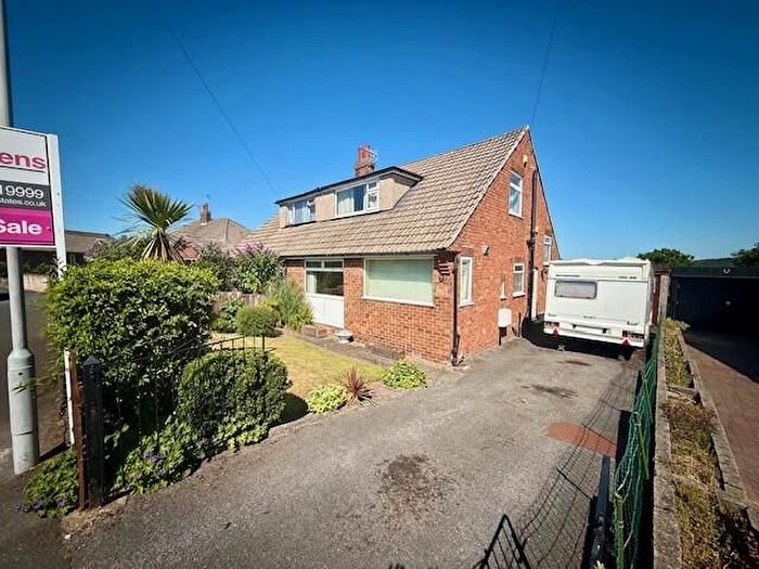 4 Bedroom Semi-Detached Bungalow For Sale In Simpson Grove, Idle, BD10