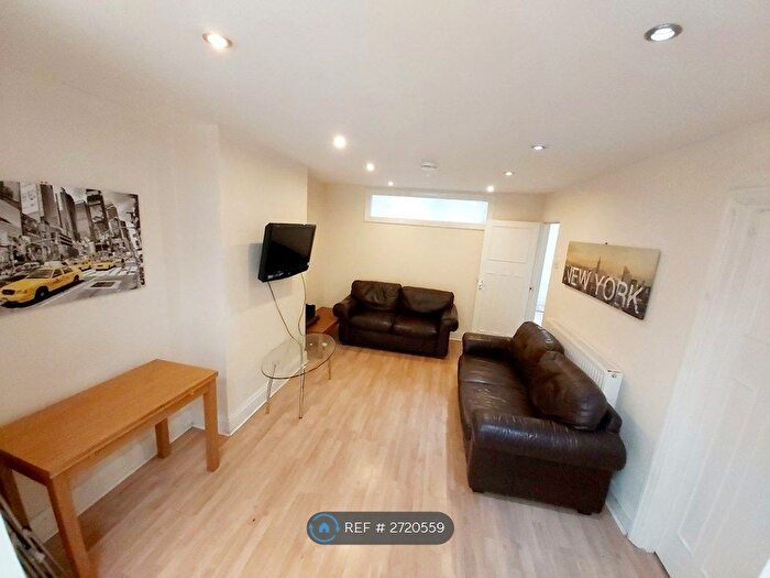 5 Bedroom Terraced House To Rent In Dovercourt Road, Bristol, BS7