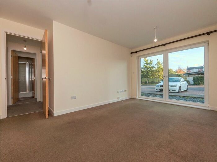 2 Bedroom Flat To Rent In Pefferbank, Edinburgh, EH16