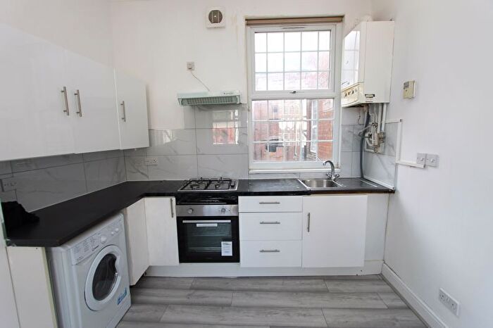 2 Bedroom Flat To Rent In Bedroom Apartment - Sheep Street, NN1