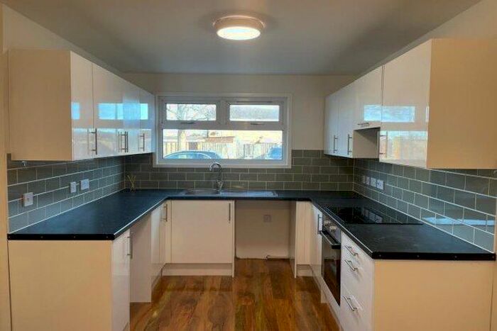 3 Bedroom Property To Rent In Carrick Road, Bedford MK41