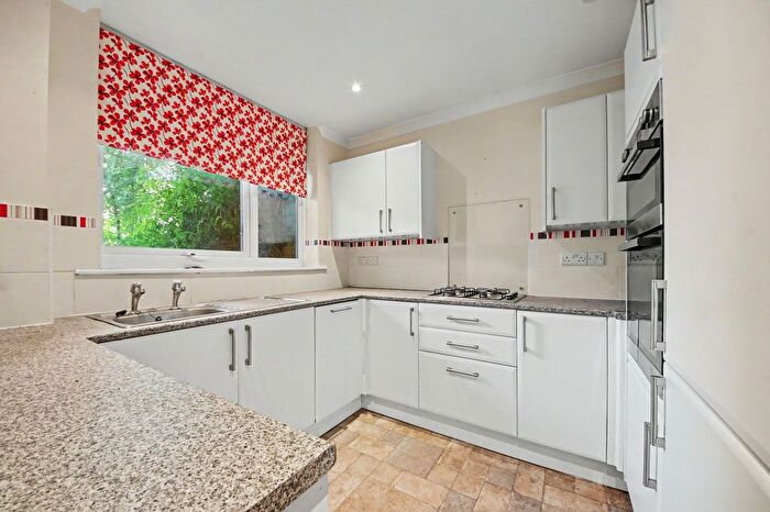 3 Bedroom Semi-Detached House For Sale In Marlow Road, Bishops Waltham, SO32