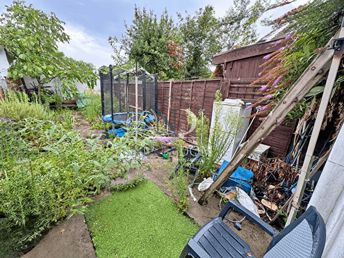 2 Bedroom Terraced House For Sale In Bristow Road, Hounslow, TW3