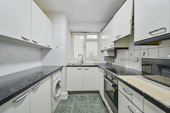 3 Bedroom Flat To Rent In Chapel Street, , Marylebone, London, NW1