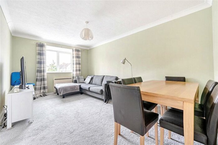 1 Bedroom Flat To Rent In Seaford Road, Enfield, EN1