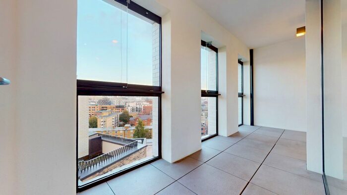 2 Bedroom Flat To Rent In Conquest Tower, Southwark, SE1