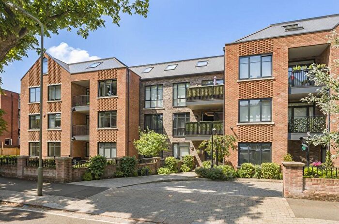 1 Bedroom Flat For Sale In Holden Road, Woodside Park, N12