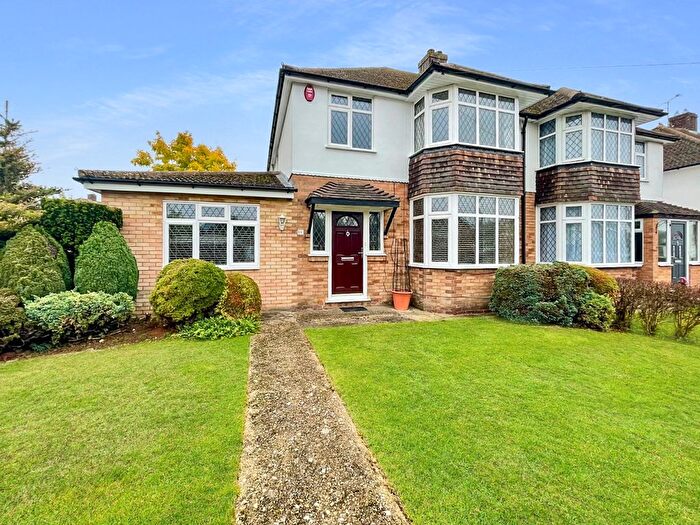 3 Bedroom Semi-Detached House For Sale In Swifts Green Road, Luton, Bedfordshire, LU2