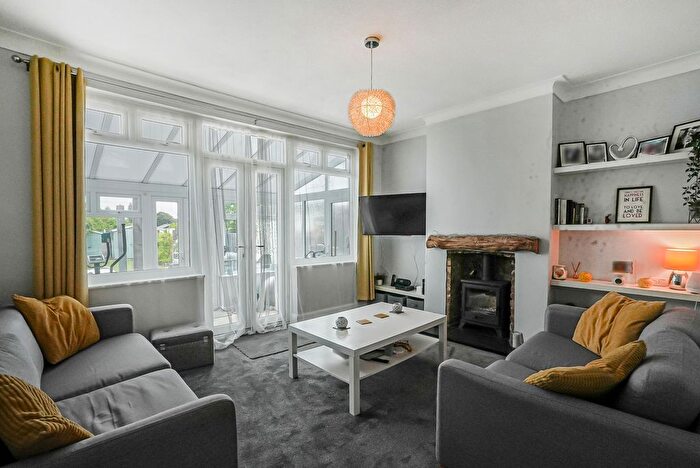 4 Bedroom Semi-detached House For Sale In Springfield Drive, Westcliff-On-Sea, SS0