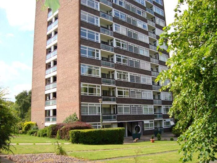 2 Bedroom Flat To Rent In Chadbrook Crest, Edgbaston, B15