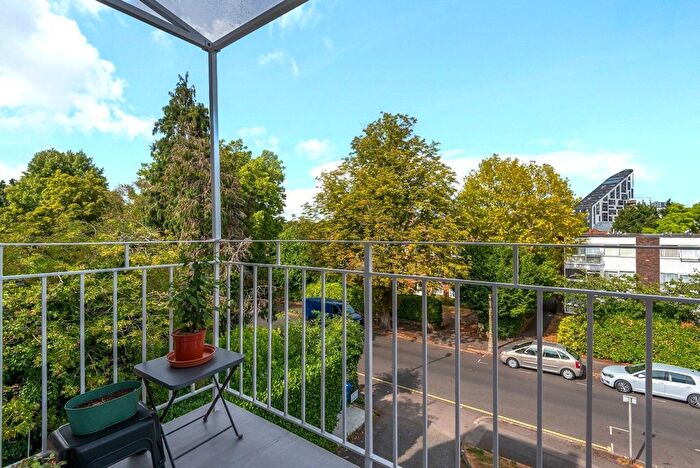 2 Bedroom Flat For Sale In Durham Road, Bromley, BR2