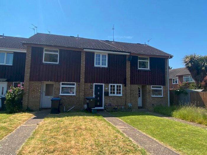 2 Bedroom Terraced House To Rent In Oakfield, Knaphill, Woking, GU21