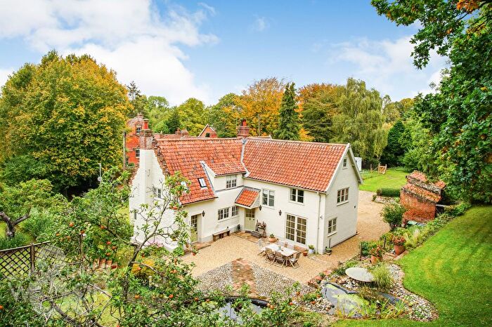 4 Bedroom Detached House For Sale In The Street, Old Costessey, Norwich, NR8