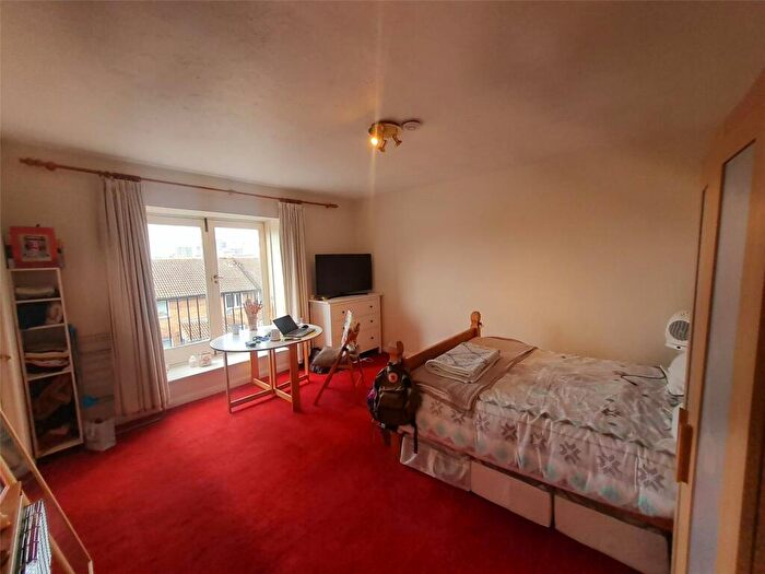 Apartment To Rent In Abbeyfields Close, Park Royal, London, NW10